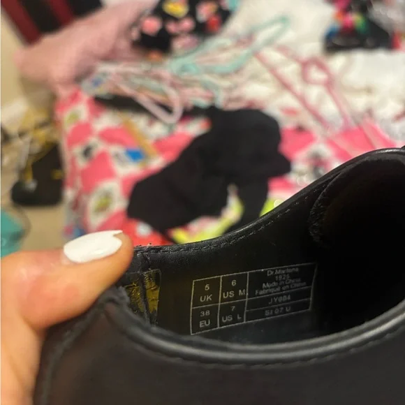 Dr. Martens Black and Silver Oxfords with Classic Design EU 38 US 7-7.5 ladies - Picture 6 of 6